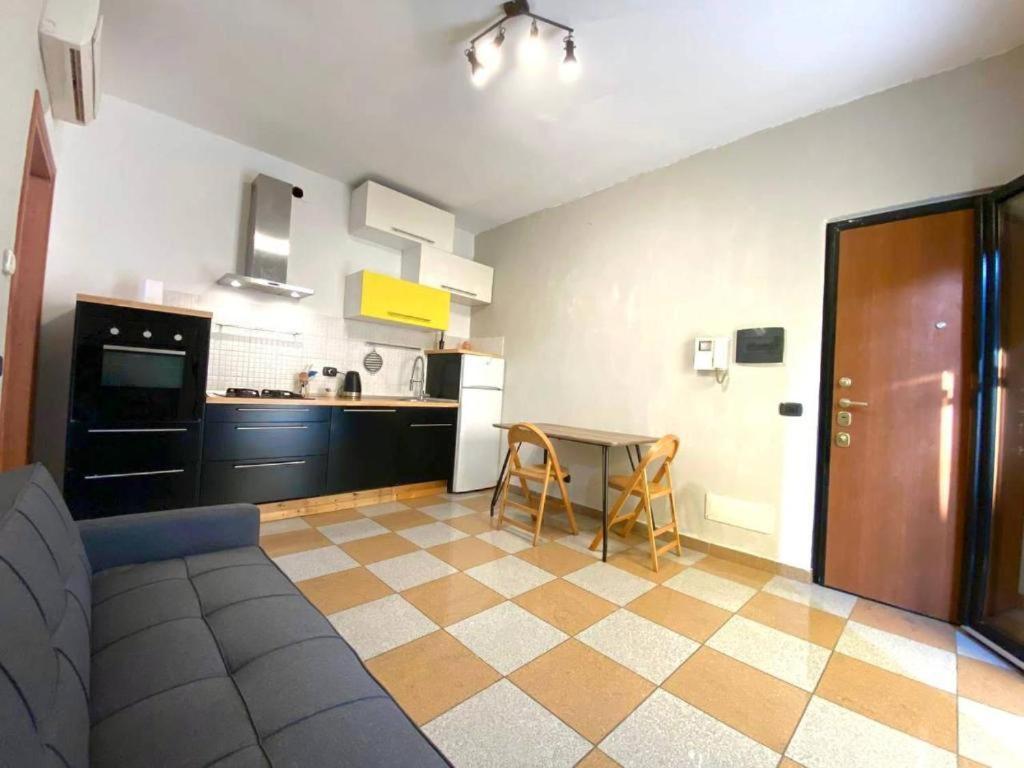 밀라노 Conte Rosso House, Con Doppia Terrazza In Coorte Tranquilla A Due Passi Da Stazione E Metropolitana Lambrate 아파트 외부 사진