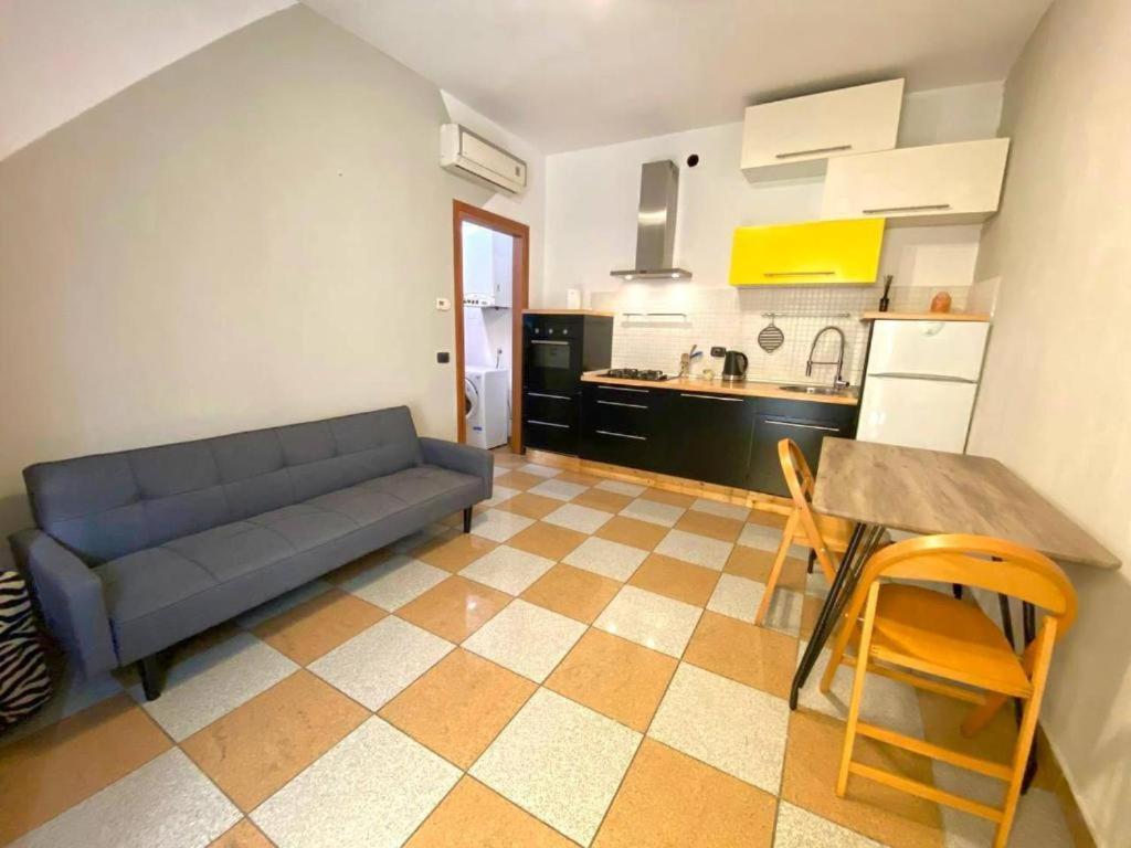 밀라노 Conte Rosso House, Con Doppia Terrazza In Coorte Tranquilla A Due Passi Da Stazione E Metropolitana Lambrate 아파트 외부 사진